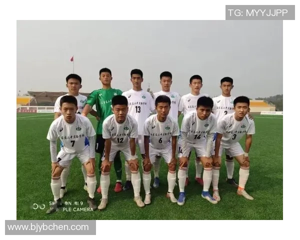 上海足球队在选拔赛中的经验与表现分析与点评